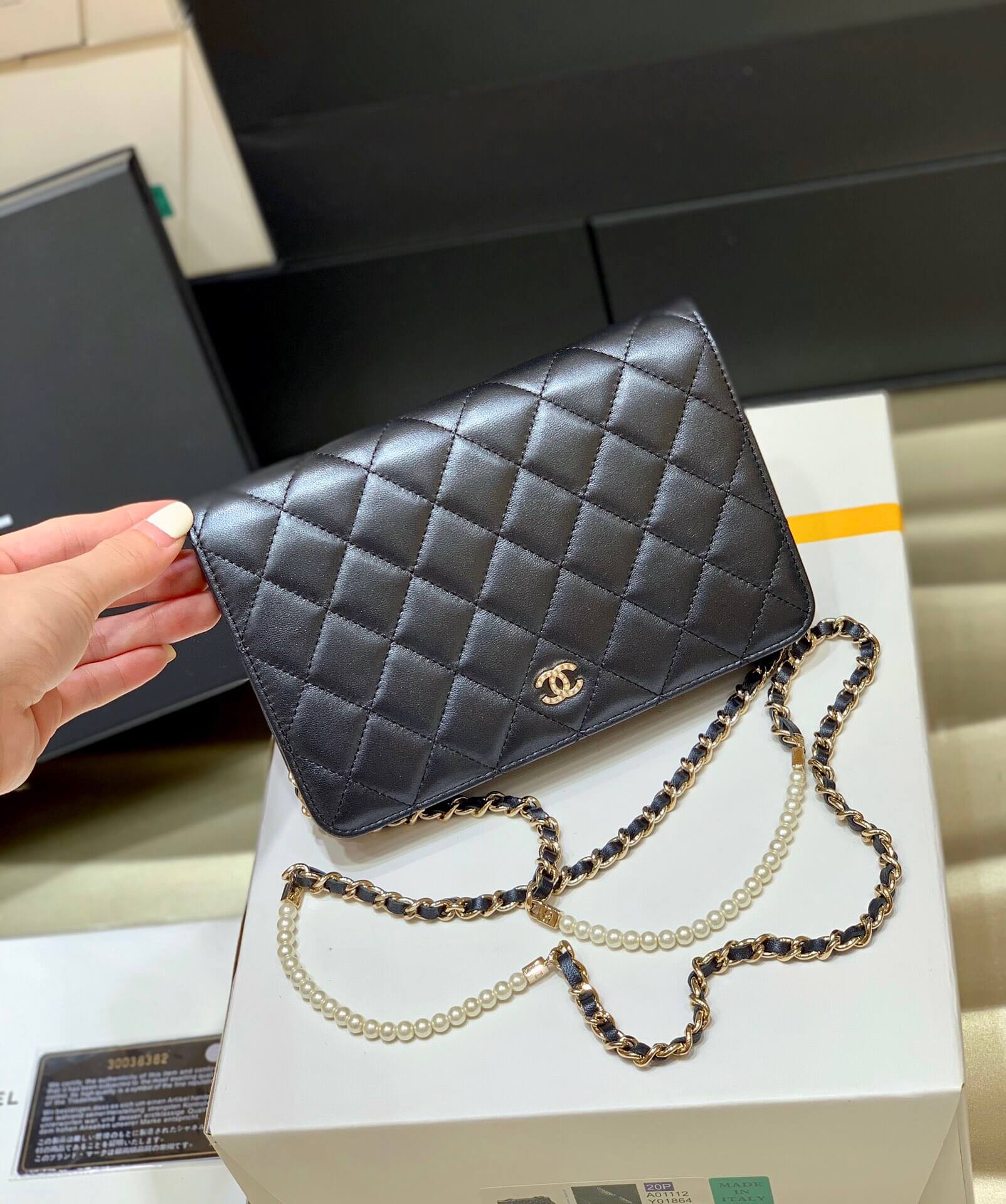 Chanel/香奈儿 2023限量版珍珠链条woc发财包 A84277黑色