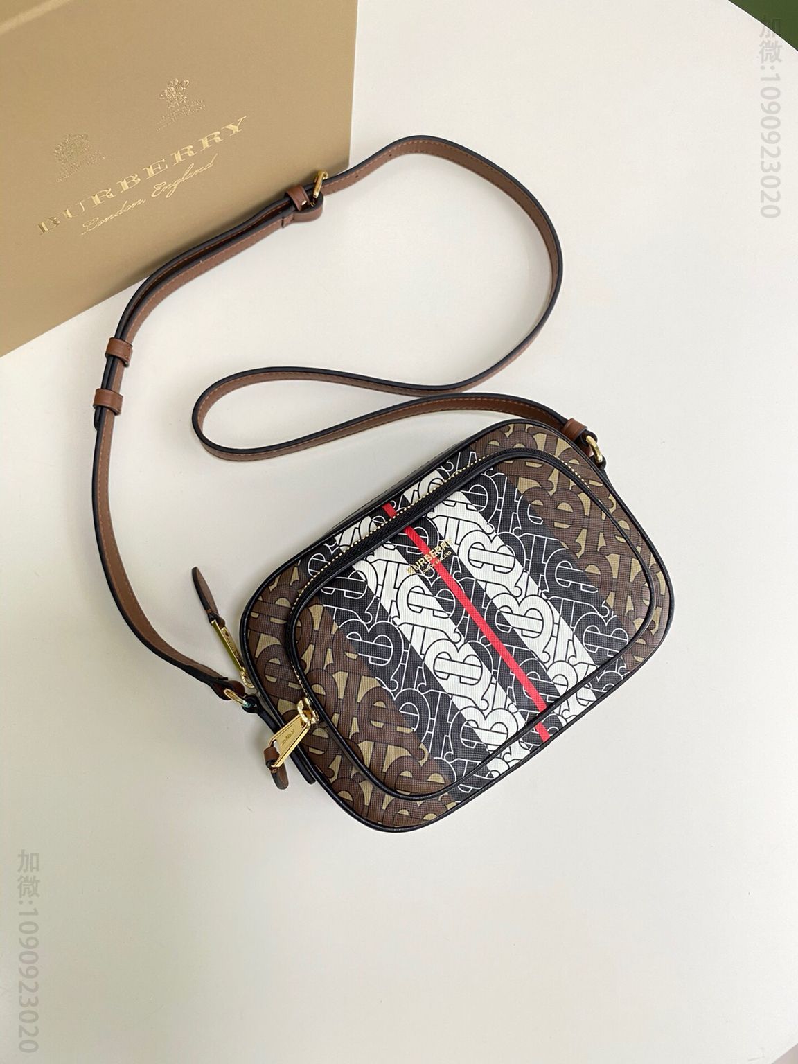 Burberry巴宝莉环保帆布材质相机包
