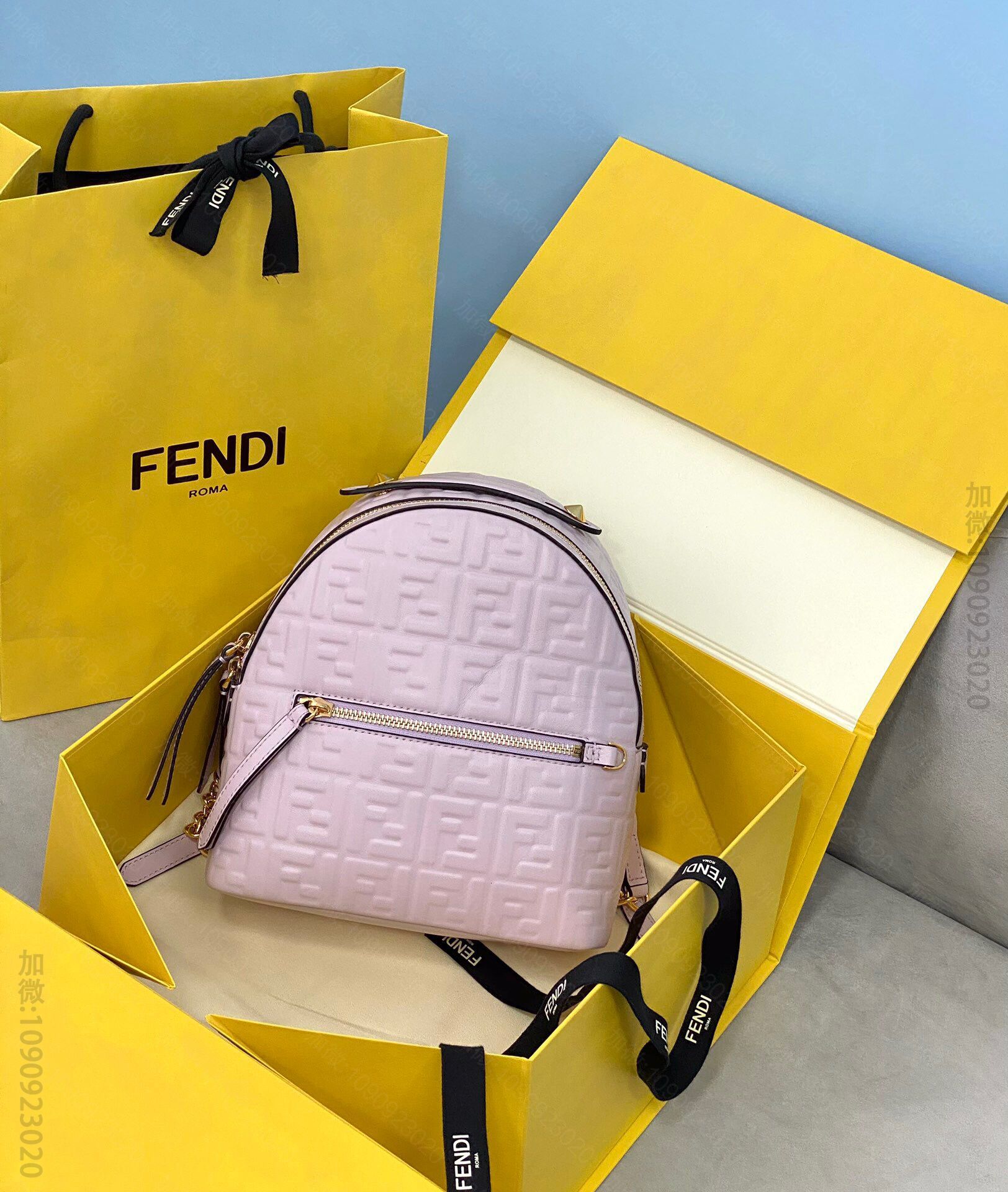 FENDI芬迪压纹小牛皮双肩背包8318