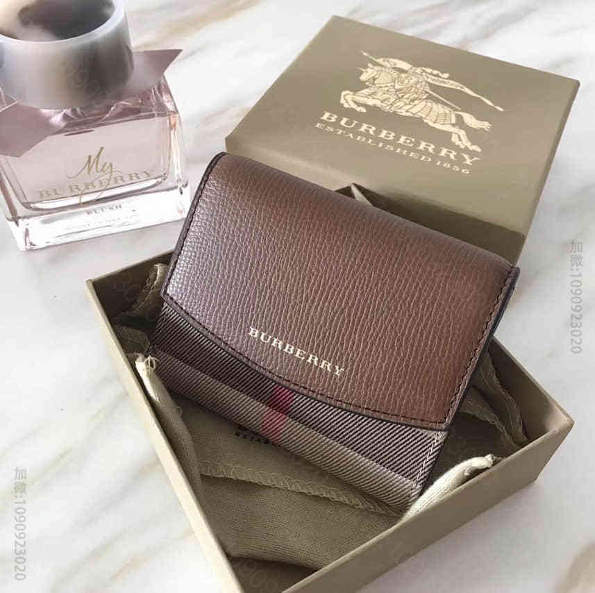 巴宝莉/Burberry 手掌纹牛皮配色最新短款钱夹