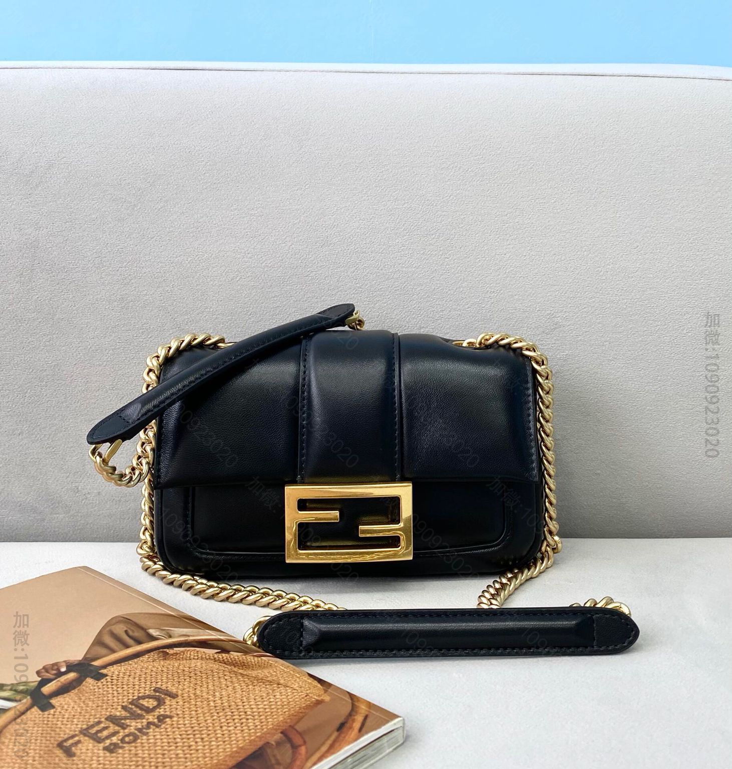 FENDI芬迪标志性FF金属LogoBaguette链条包70220S