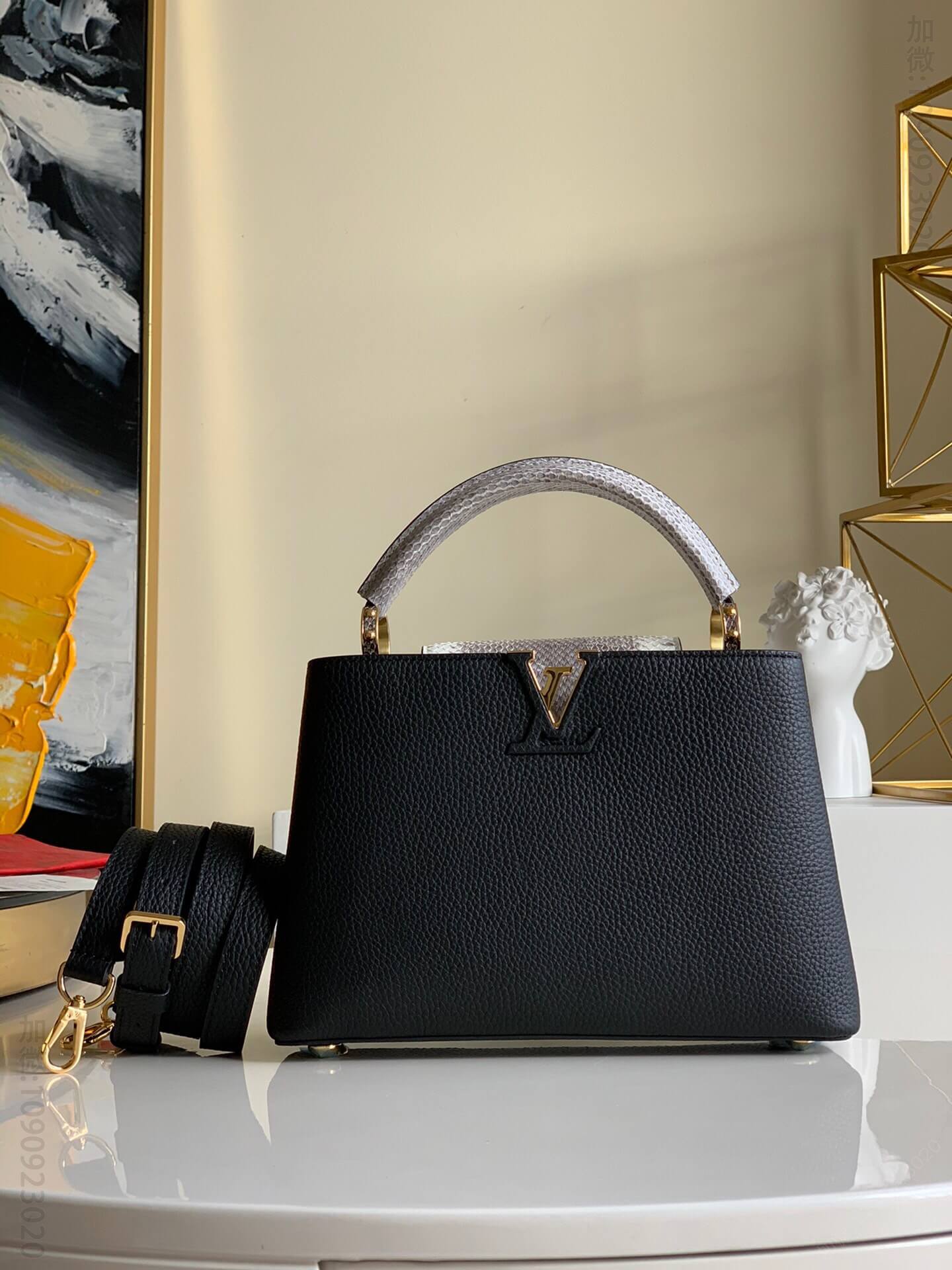 LV 水蛇皮 Capucines 小号手袋
