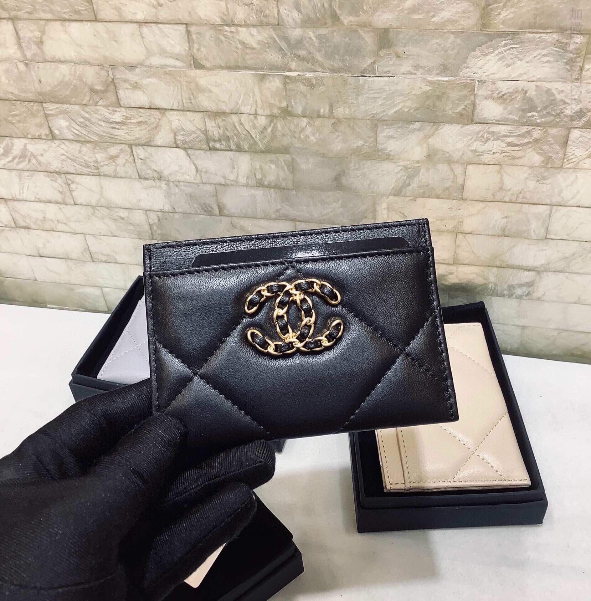 Chanel香奈儿 经典菱格纹19羊皮金色大cc logo 卡包卡套 AP1167黑色