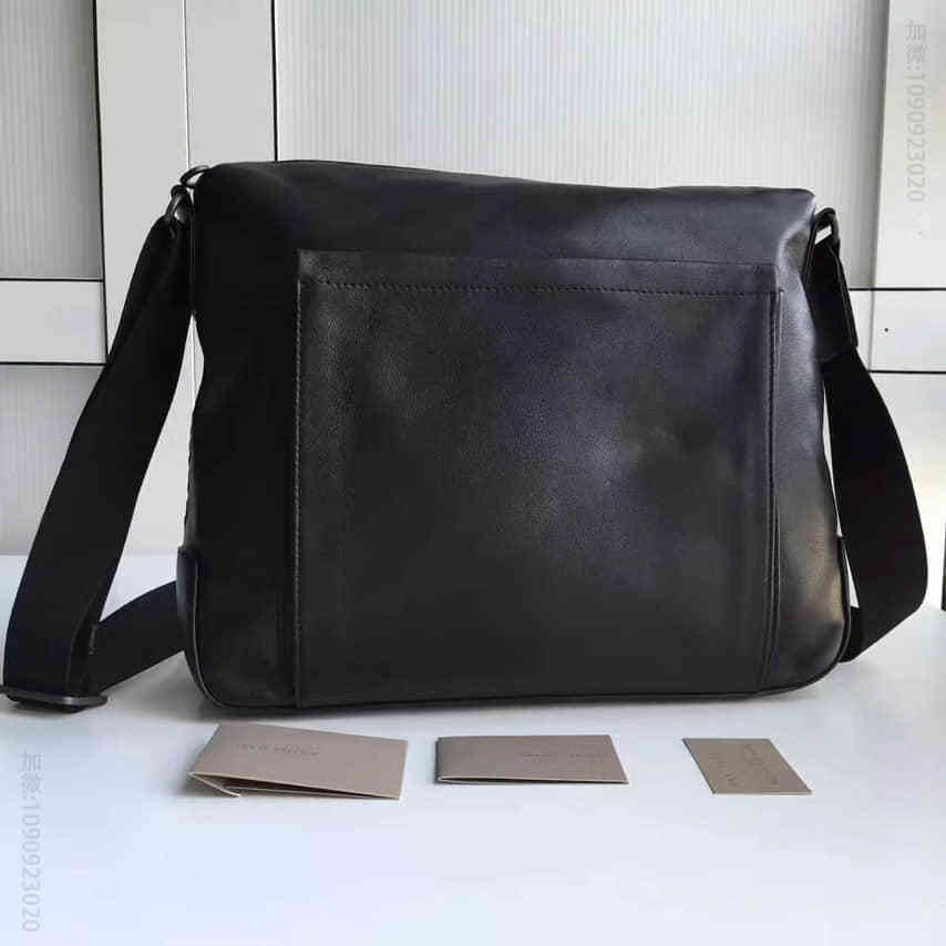 Bottega Veneta（葆蝶家）BV 410667 最新通用款单肩斜挎包