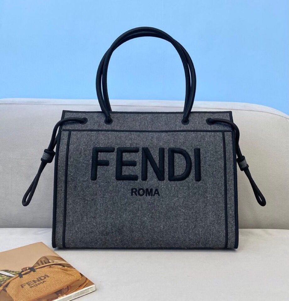 FENDI芬迪高级法兰绒材质ROMA中号手提袋70274