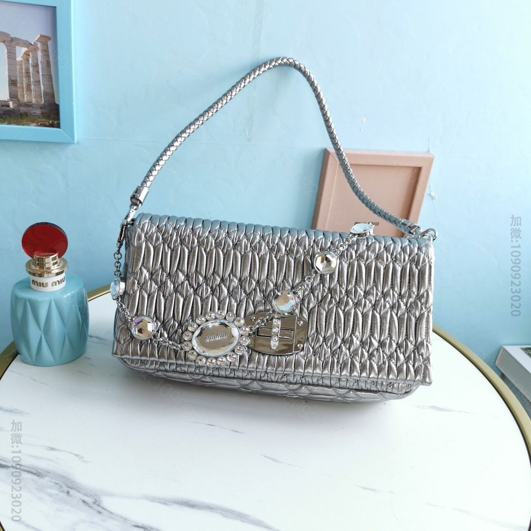 MIUMIU缪缪全新升级版水晶钻链Cloquet层叠珠光羊皮链条包5BD23...