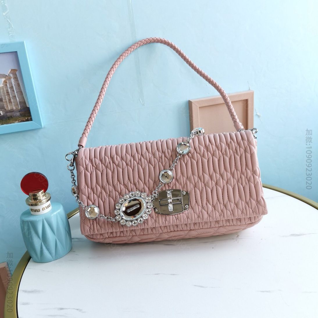 MIUMIU缪缪全新升级版水晶钻链Cloquet层叠珠光羊皮链条包5BD23...