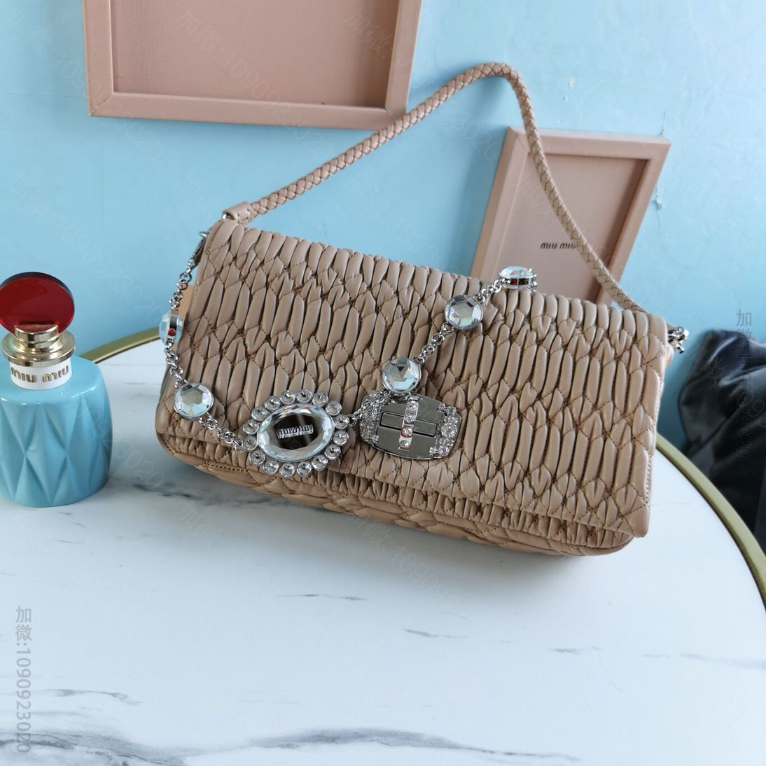 MIUMIU缪缪全新升级版水晶钻链Cloquet层叠珠光羊皮链条包5BD23...