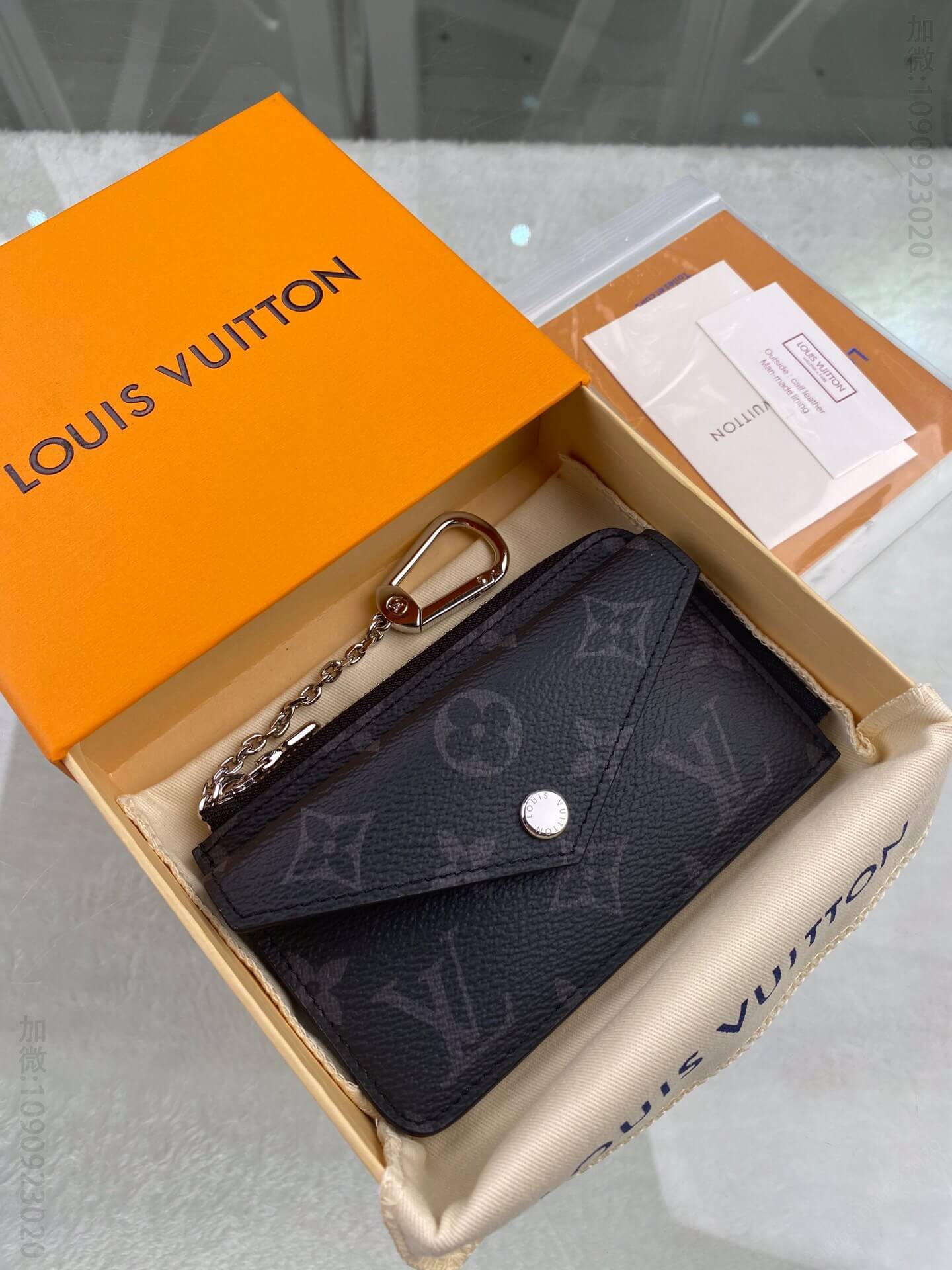 Louis Vuitton LV Recto Verso 卡夹 M69431