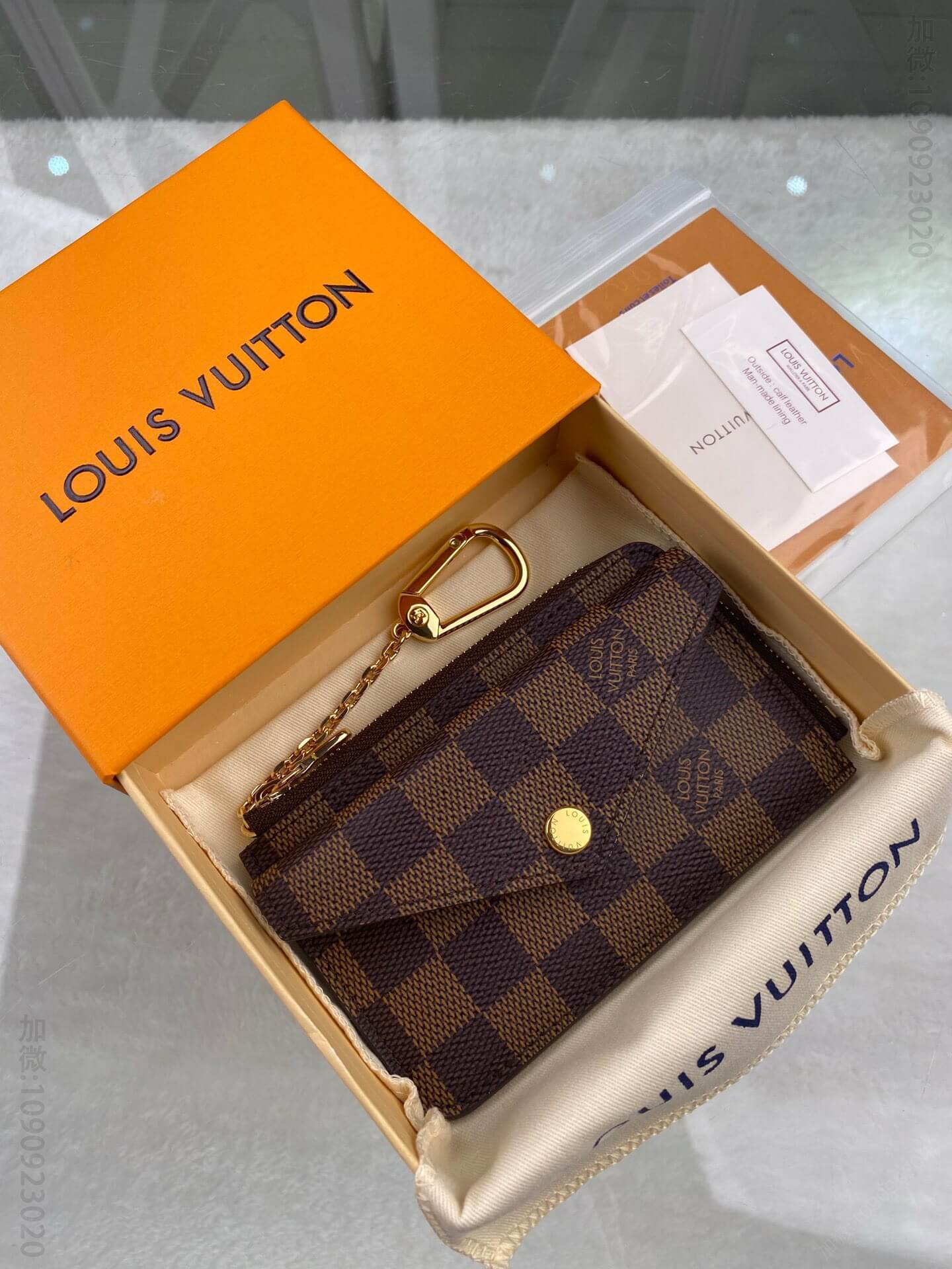 Louis Vuitton LV Recto Verso 卡夹 M69431