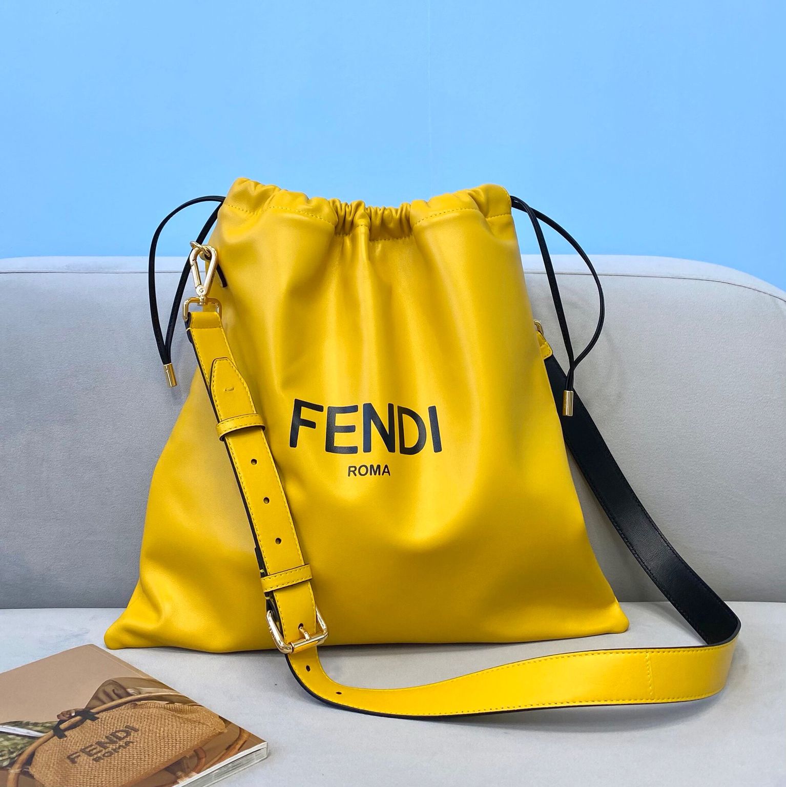 芬迪女士单肩包 FENDI芬迪品牌字母手袋8355S 
