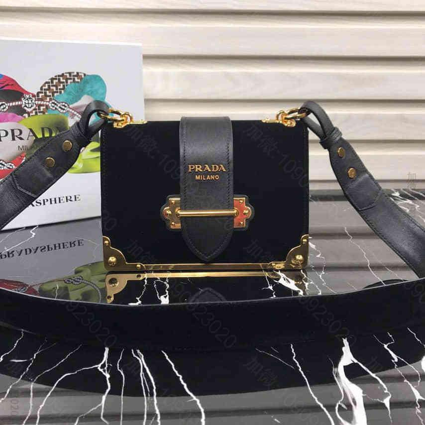 普拉达（PRADA）lBD045 丝绒单肩包 黑色