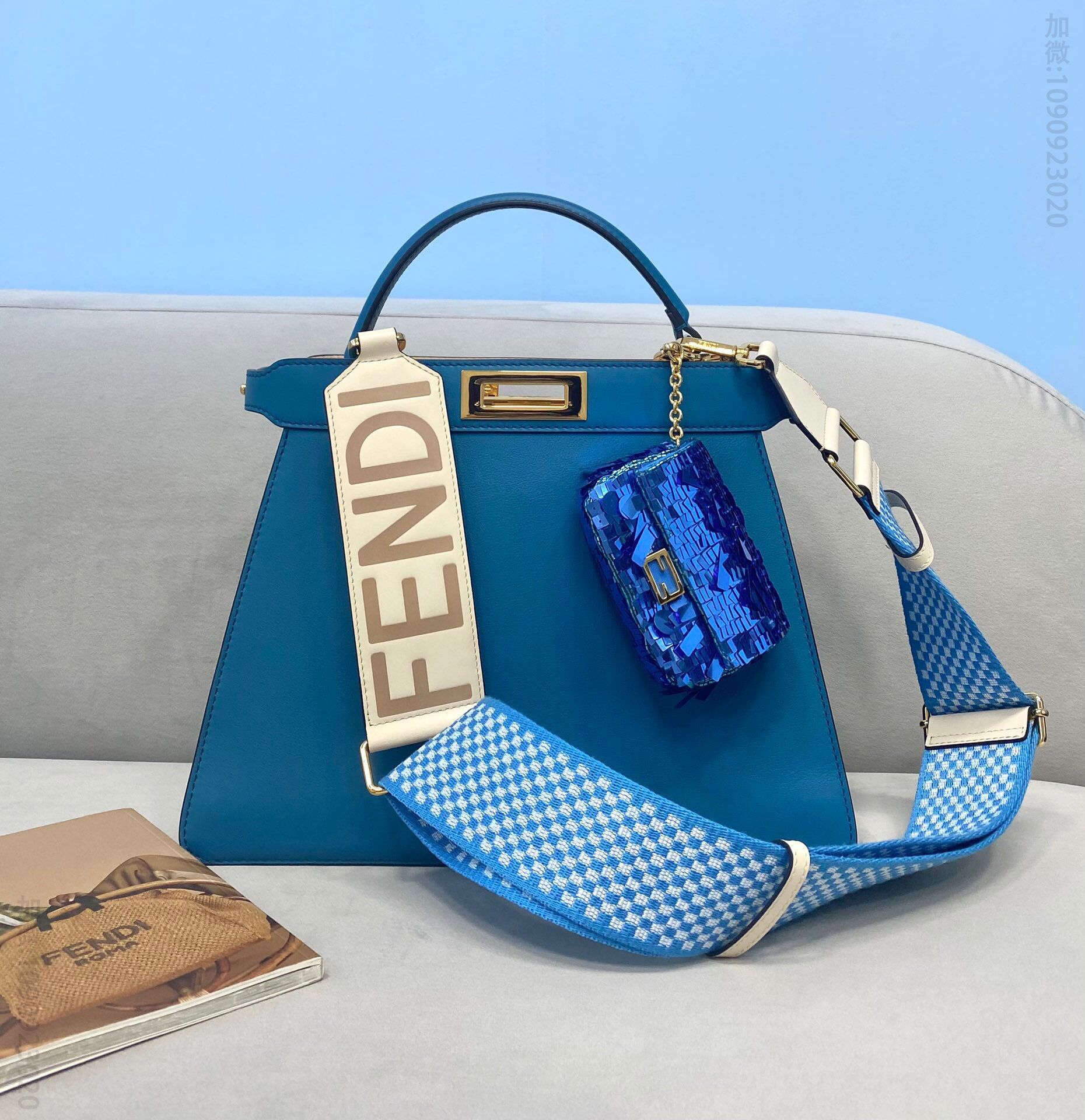 FENDI芬迪new style peekaboo I See U 新颖风琴轮廓造型手袋70193