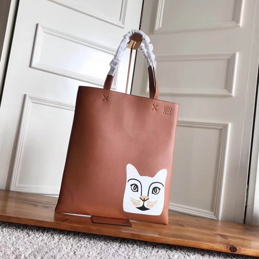 Loewe罗意威 Vertical Tote Oeuf bag 系列猫脸印花手提包