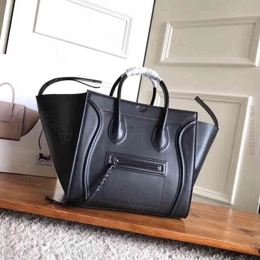 赛琳Celine Phantom荔枝纹牛皮幻影蝙蝠包