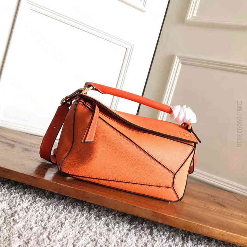 LOEWE PUZZLE 小号几何包 外缝多功能女包荔枝皮 橘色
