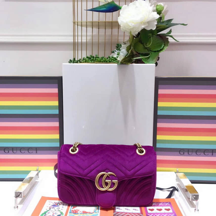 Gucci古驰 /GG Marmont系列天鹅绒迷你手袋 443497紫红