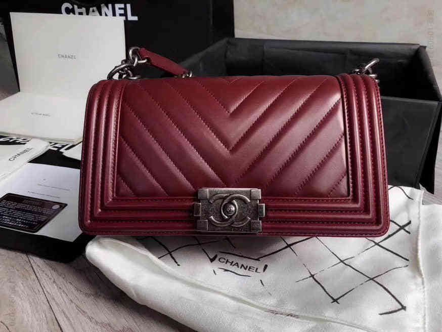 Chanel香奈儿 BOY 新款时尚女士中号V纹口盖链条包 单肩包百搭包