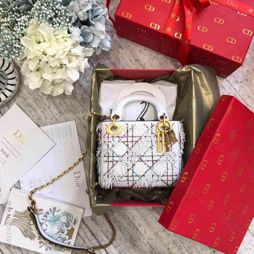 Lady Dior 珠子流苏包 白色