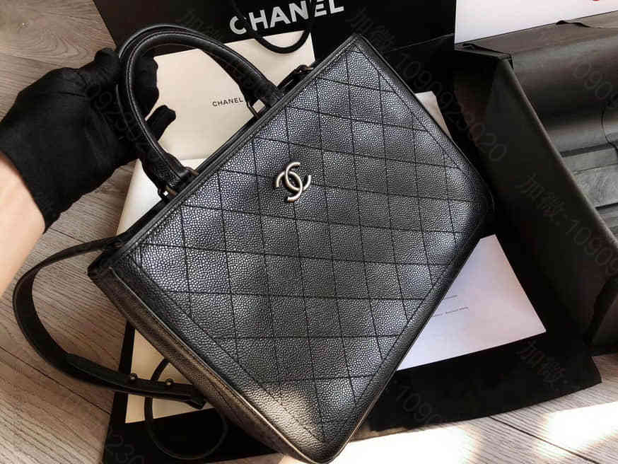 Chanel香奈儿 HAAS小牛鱼子酱GST复古手提包