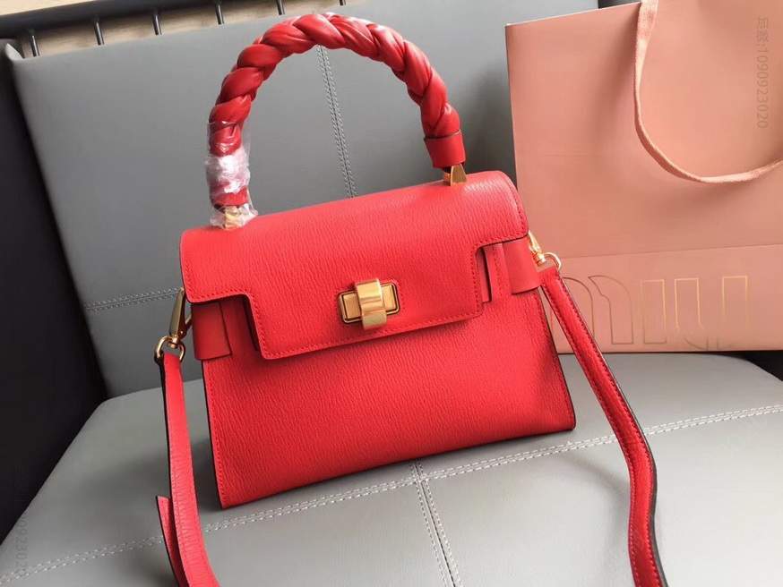 Miu Miu（缪缪）羊皮纯手工编织手提包5BA046红色