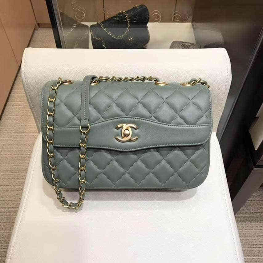 2023新款Chanel/香奈儿女包 羊皮口盖单肩包 A57028绿色