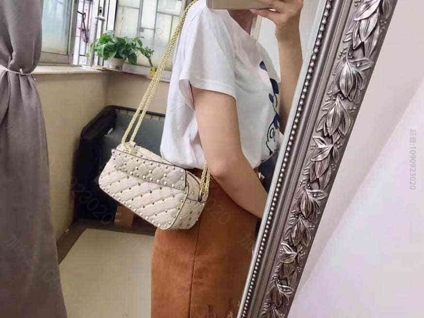 Valentino小清新小钉修饰手包化妆包单肩斜挎包0125白色/金钉