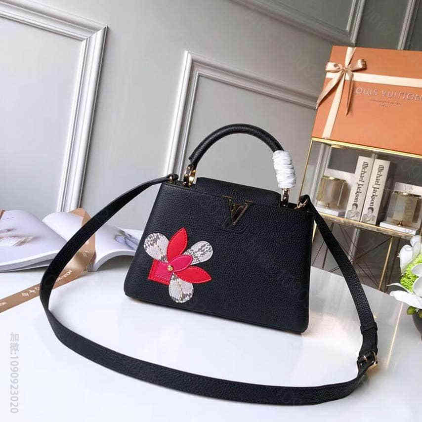 M54696_LV手提包 Lv路易威登Capucines M54696花朵 迷你手袋 27CM黑色