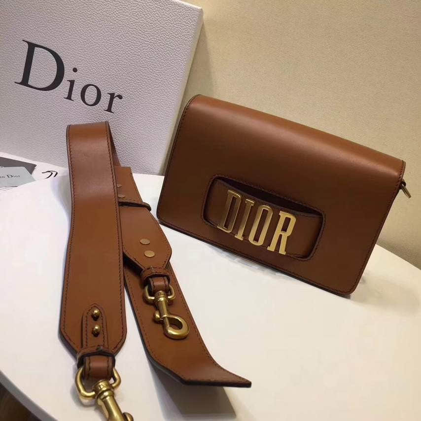 迪奥Dior 宽肩带小牛皮单肩斜挎包 棕色