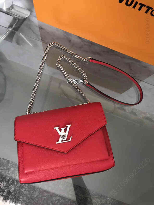 LV/路易威登 柔软小牛皮Mylockme BB链式包 M51419
