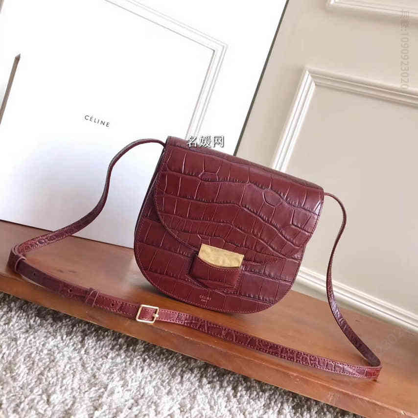 celine/赛琳19CM干邑色鳄鱼纹马鞍包