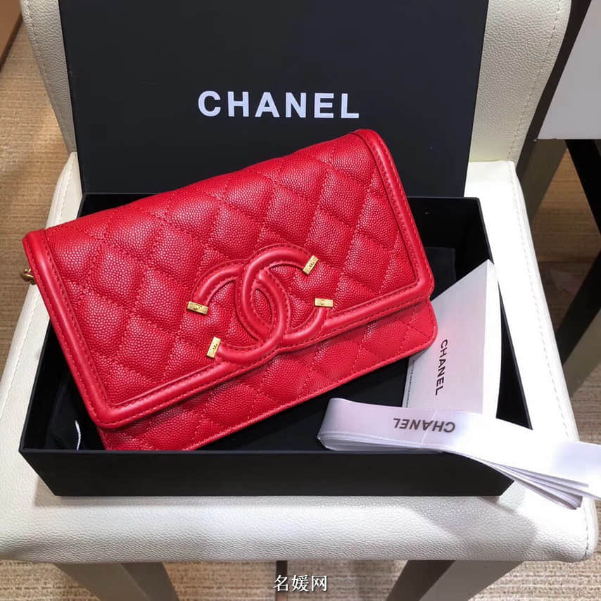 香奈儿（Chanel）细颗粒球纹牛皮双c车线logo斜挎包88635红色