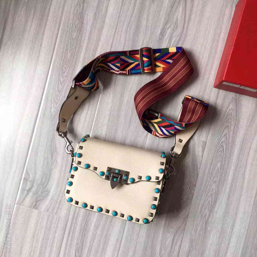 Valentino Rockstud 天空蓝宝石钉 横款专柜单肩女包小号 valentino包包价格