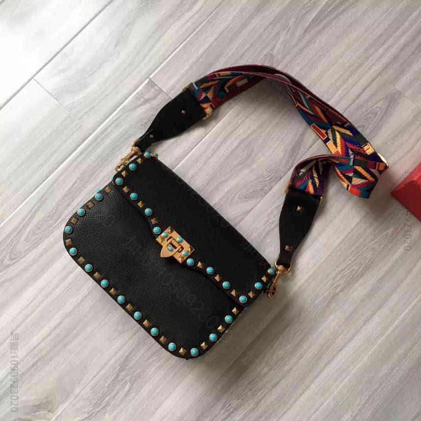Valentino Rockstud 天空蓝宝石钉 横款专柜单肩女包大号 明...