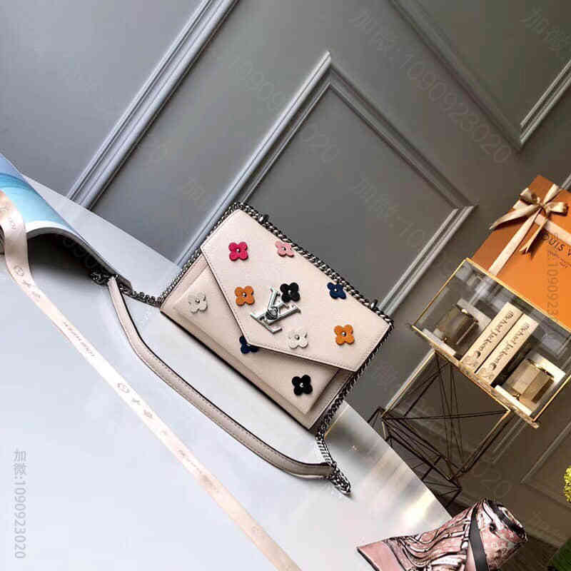 LV/路易威登18夏季款 皮革贴花 Mylockme BB 斜挎包信封包 M...