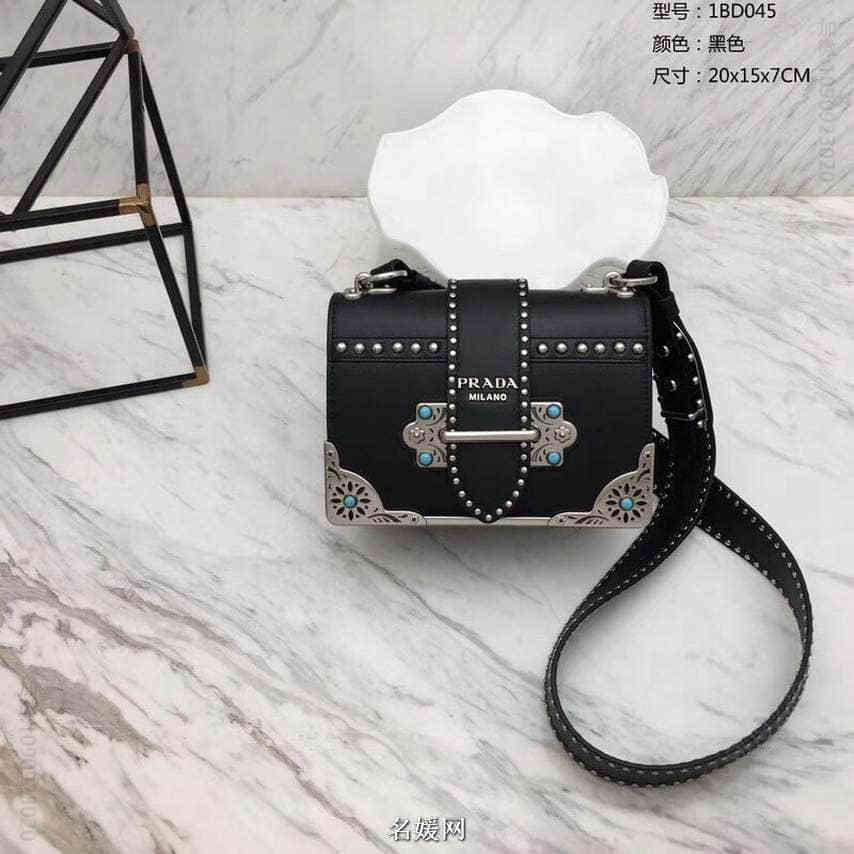 普拉达女包 PRADA/普拉达 18新款 拼色 Cahier手袋 1BD045F 普拉达斜跨包 