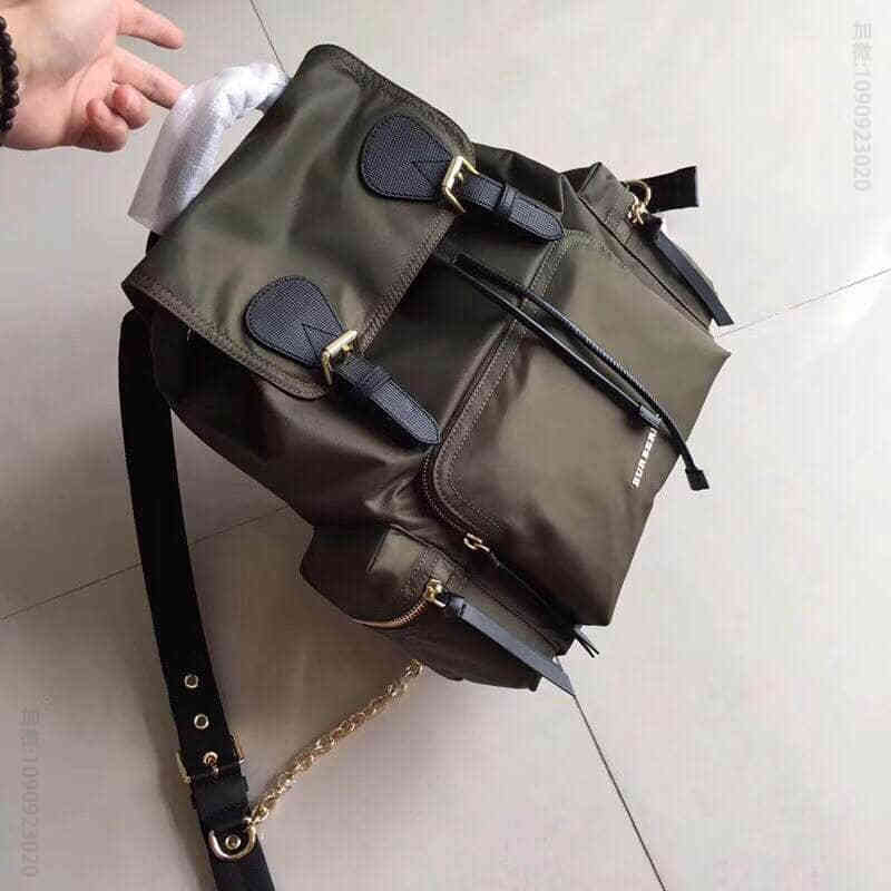 巴宝莉/Burberry 老鼠货 中号尼龙拼皮革军旅背包