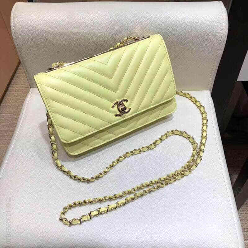 香奈儿(Chanel) 88633 V纹小羊皮链条包斜跨包