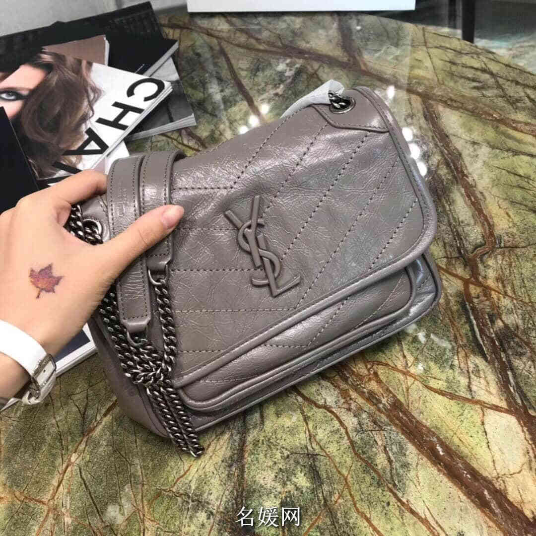 高仿圣罗兰斜跨女包 奢侈名品圣罗兰斜跨女包 YSL/圣罗兰 Baby Niki 褶皱绗缝真皮链条包 533037D 