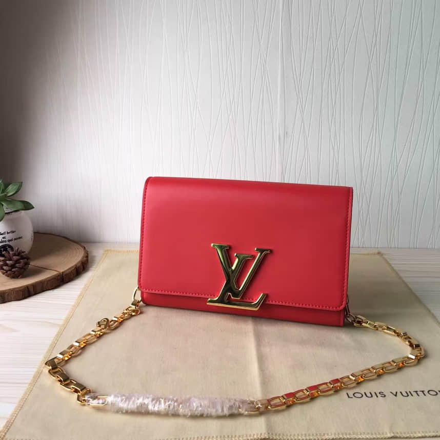 高仿LV女包 LV女包 原单 Louis Vuitton LV94335 手拿链条两用包 大红色 高仿LV包包价格 m94335