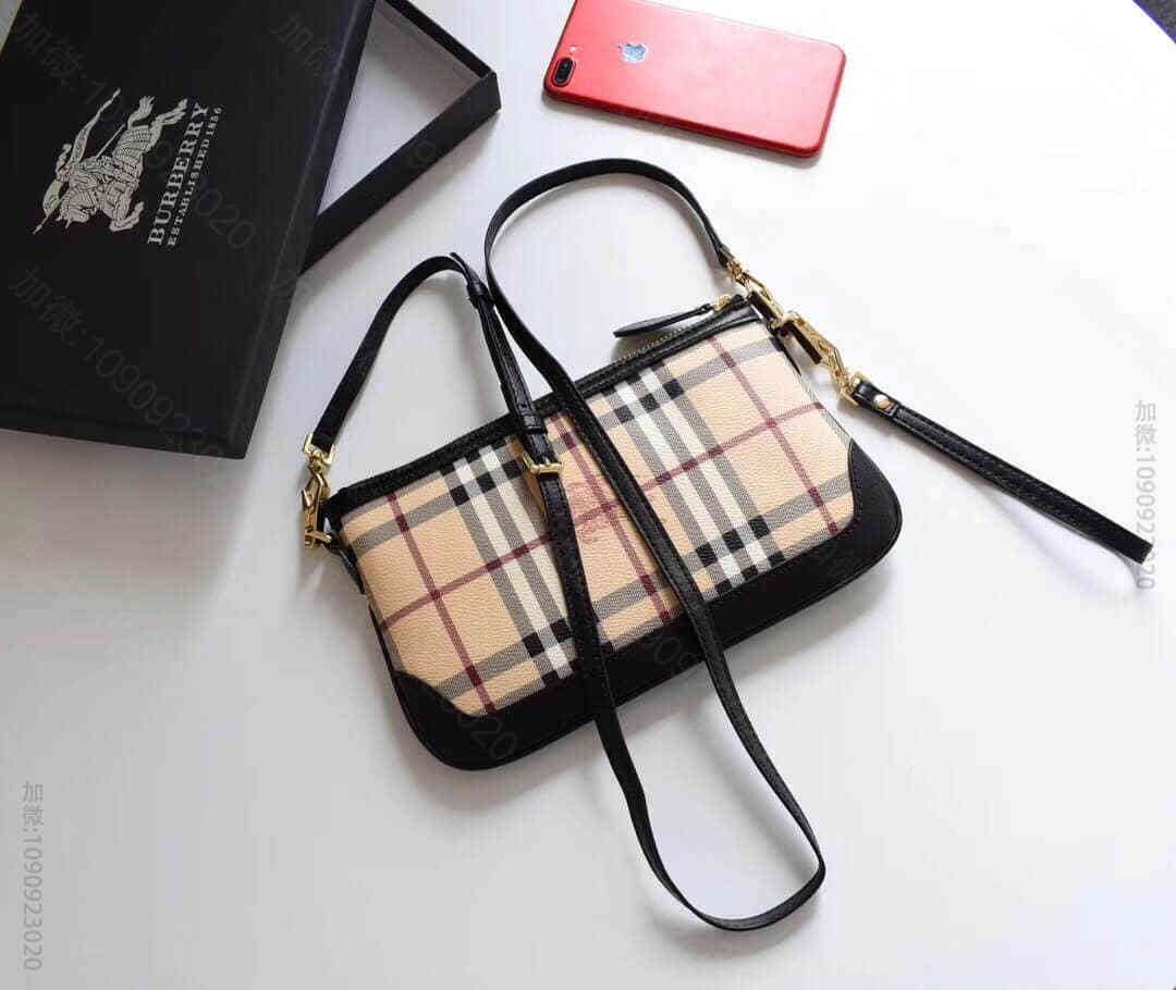 巴宝莉/Burberry 经典战马格子信封包斜挎包