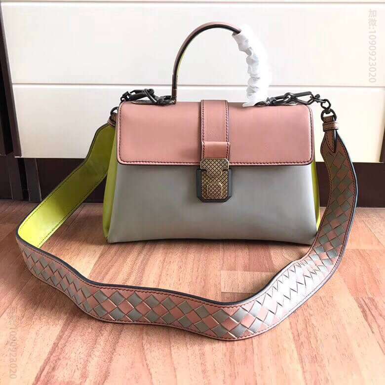 葆蝶家（BottegaVeneta）BV 2023年Piazz意大利进口羊皮手提包