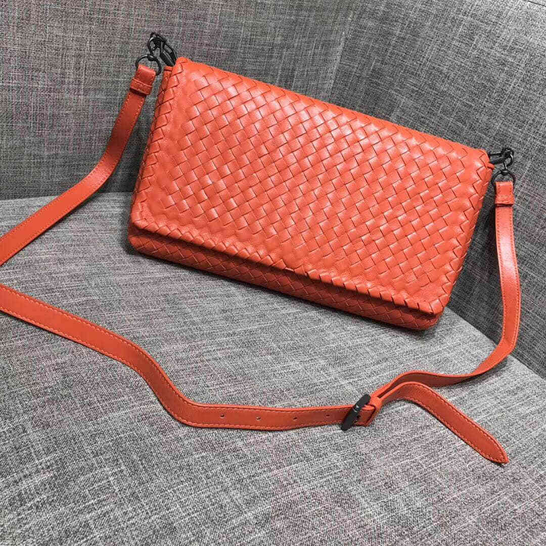 葆蝶家（BottegaVeneta） BV intrecciato羊皮编织斜挎小包 MS3887