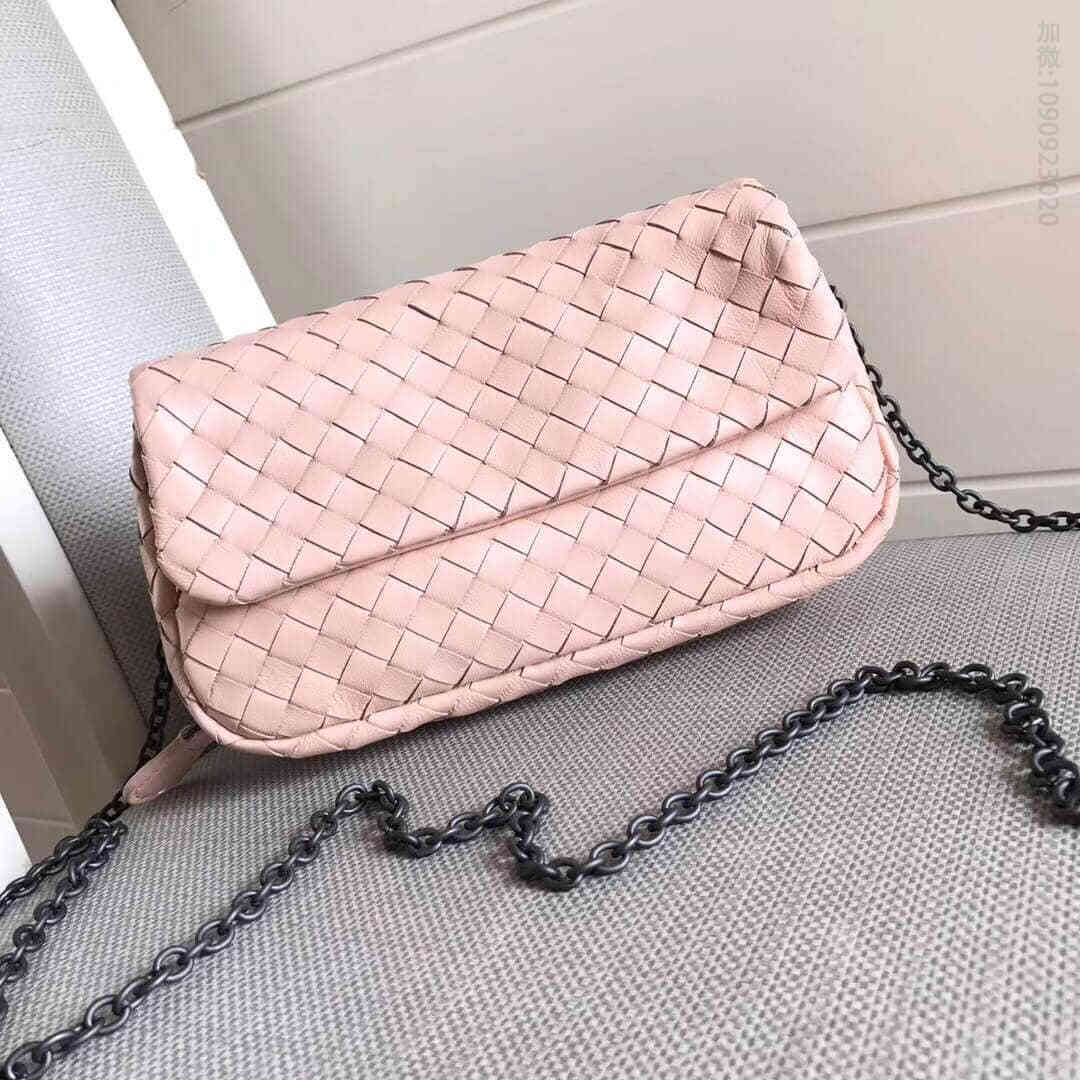 葆蝶家（BottegaVeneta） BV 夏季女士羊皮斜挎小包 MS3588