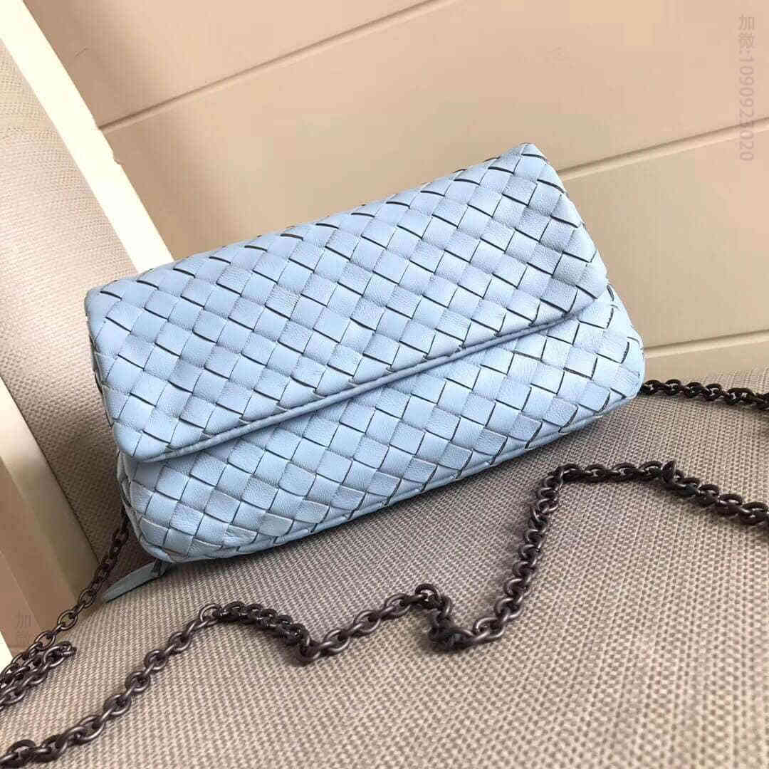 葆蝶家（BottegaVeneta） BV 夏季女士羊皮斜挎小包 MS3588