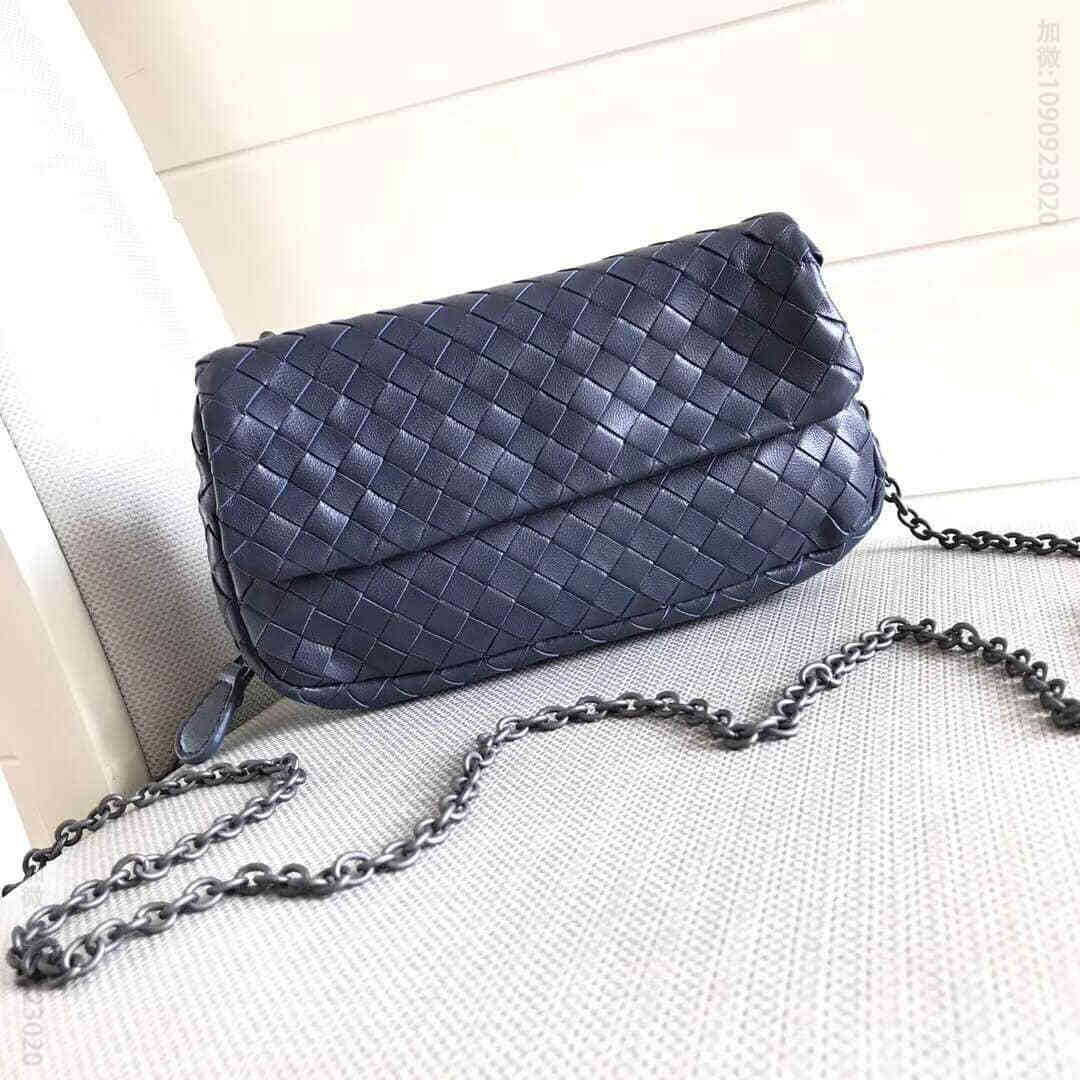 葆蝶家（BottegaVeneta） BV 夏季女士羊皮斜挎小包 MS3588