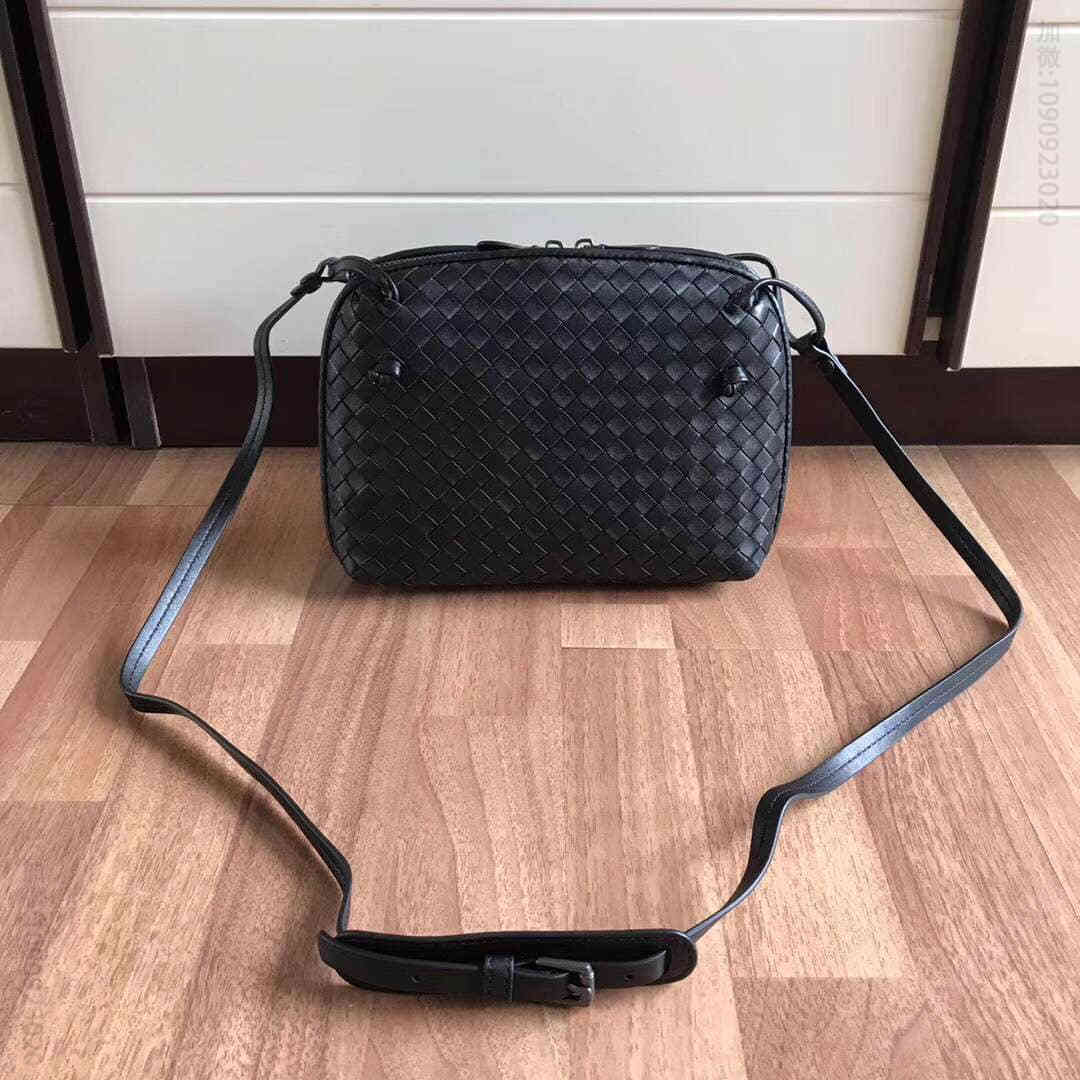 葆蝶家（BottegaVeneta） BV 小羊皮编织斜挎女包 MS114