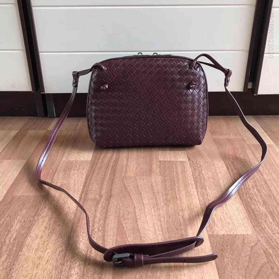 葆蝶家（BottegaVeneta） BV 小羊皮编织斜挎女包 MS114