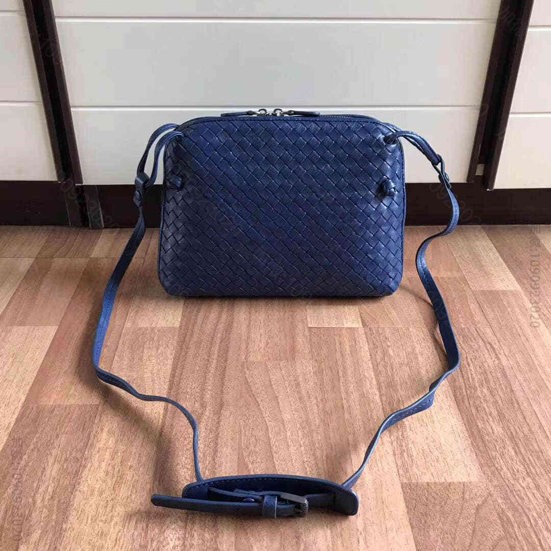 葆蝶家（BottegaVeneta） BV 小羊皮编织斜挎女包 MS114