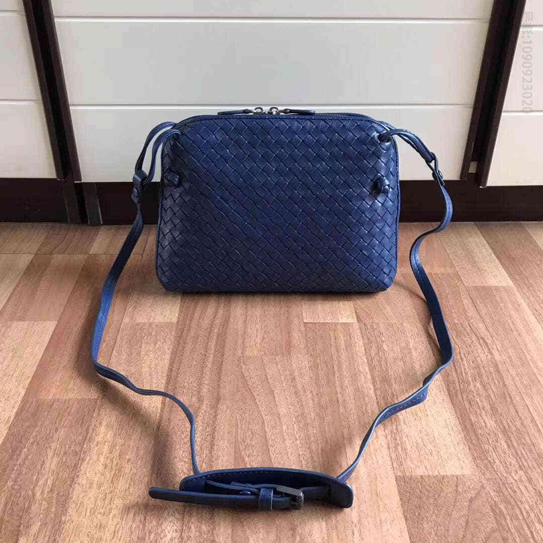 葆蝶家（BottegaVeneta） BV 小羊皮编织斜挎女包 MS114